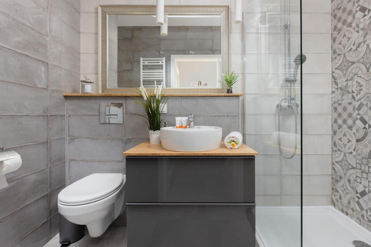 Warsaw Sokolowska One Bedroom Apartament By Noclegi Renters Dış mekan fotoğraf